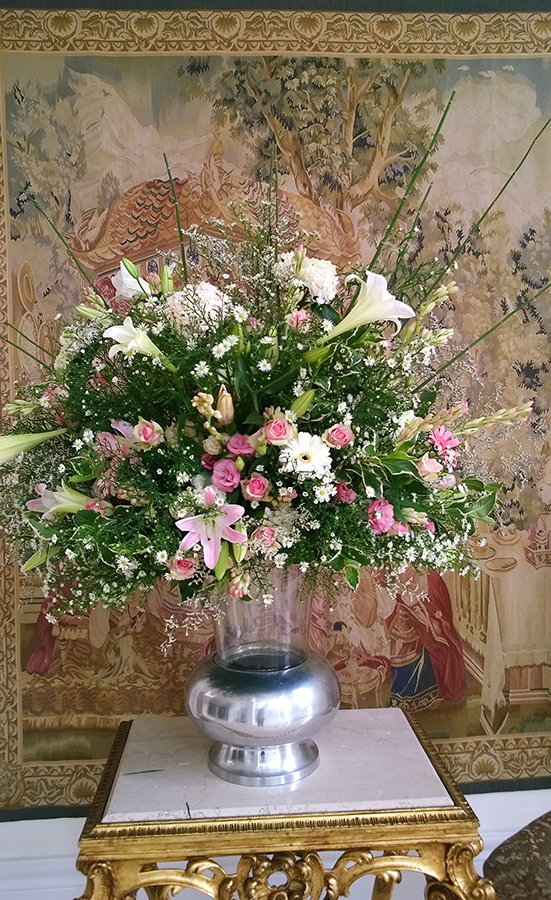 Gift Hampers for Her – Give Her Something Special!